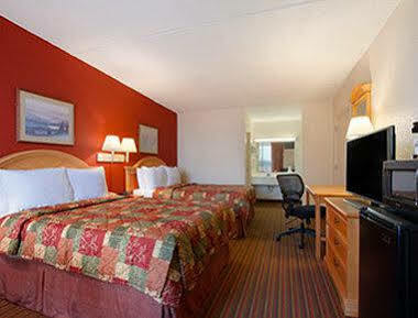 Days Inn By Wyndham Seneca-Clemson Exterior foto
